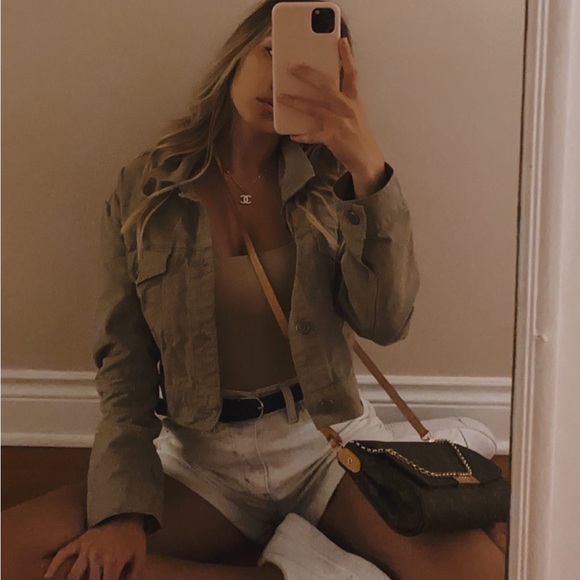 Meet your Posher, Anne Marie. - Picture 1 of 1